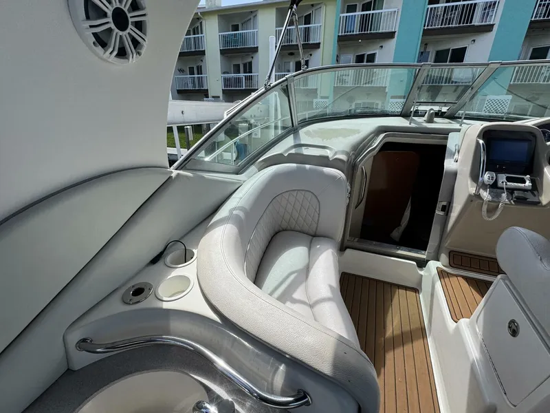 Slide: The Image of Sea Ray 320 Sundancer 2002 - 17