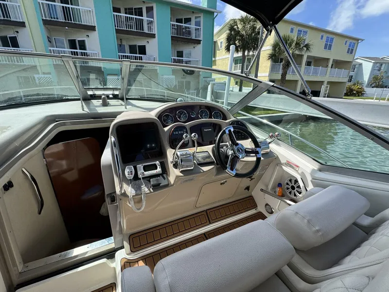 Slide: The Image of Sea Ray 320 Sundancer 2002 - 18