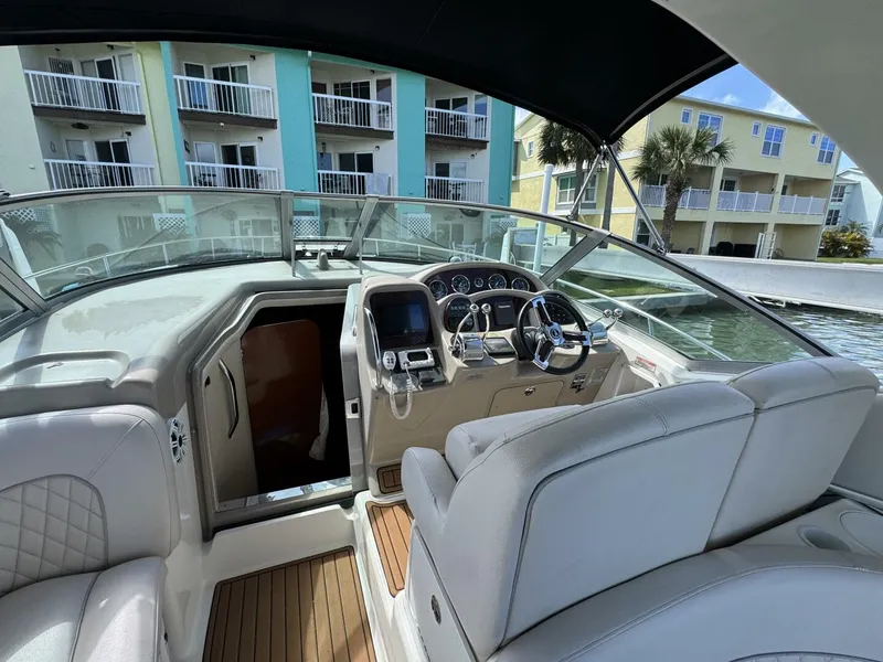 Slide: The Image of Sea Ray 320 Sundancer 2002 - 20