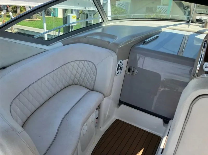 Slide: The Image of Sea Ray 320 Sundancer 2002 - 24