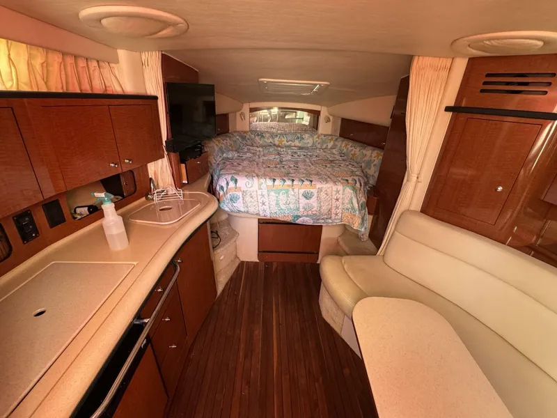 Slide: The Image of Sea Ray 320 Sundancer 2002 - 32