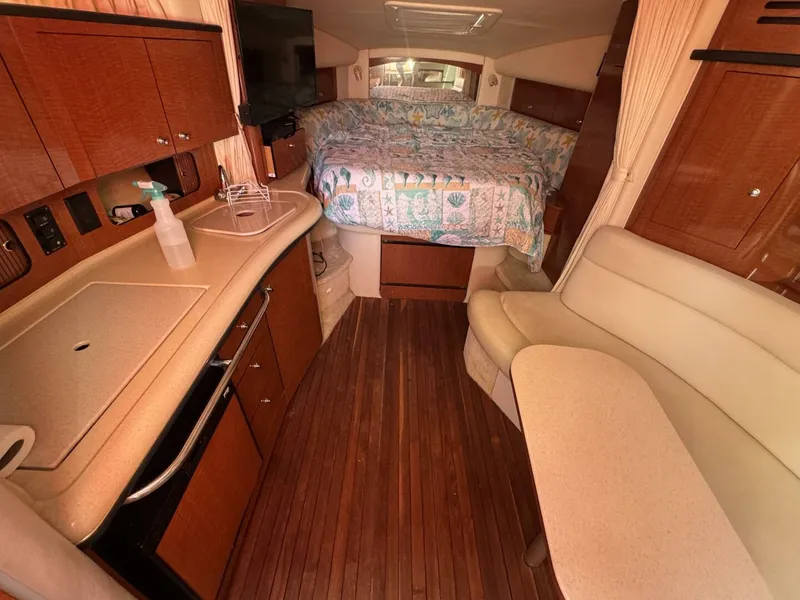 Slide: The Image of Sea Ray 320 Sundancer 2002 - 34