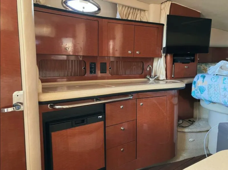 Slide: The Image of Sea Ray 320 Sundancer 2002 - 37