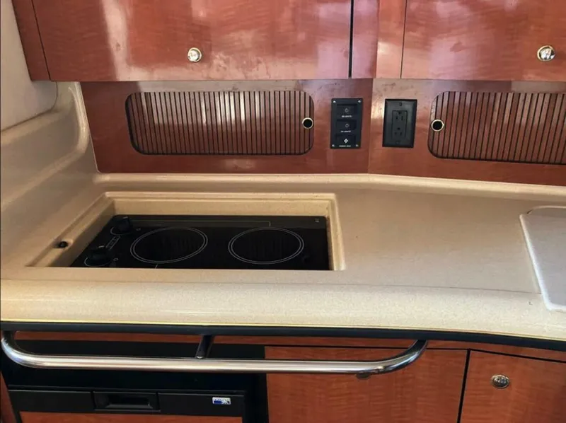 Slide: The Image of Sea Ray 320 Sundancer 2002 - 38