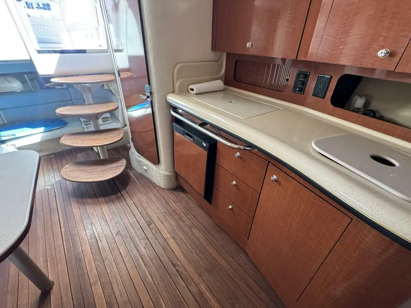 Slide: The Image of Sea Ray 320 Sundancer 2002 - 45