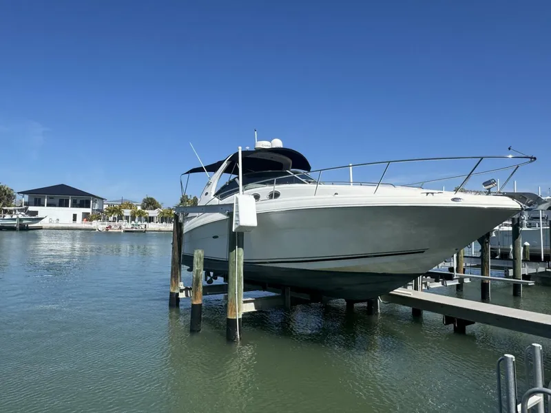 Slide: The Image of Sea Ray 320 Sundancer 2002 - 5