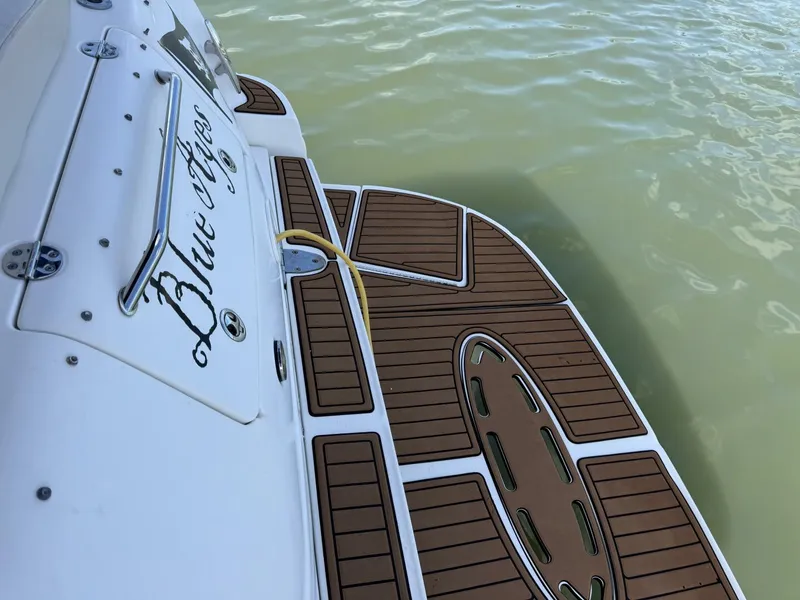 Slide: The Image of Sea Ray 320 Sundancer 2002 - 7