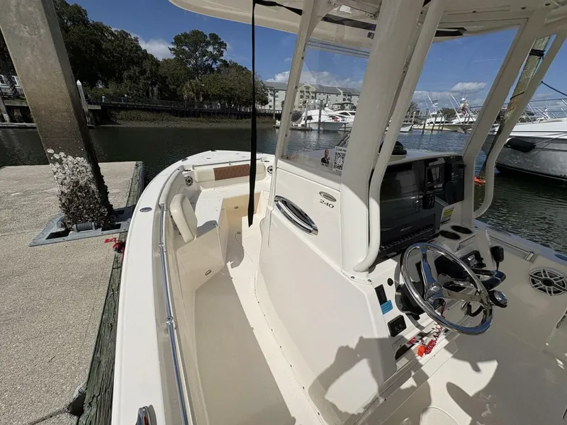 Slide: The Image of Cobia 240CC 2020 - 22
