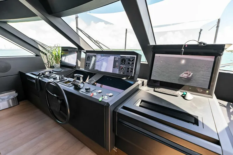 Slide: The Image of Custom 33 Navetta 2023 - 102