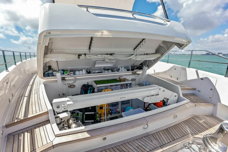 Slide: The Image of Custom 33 Navetta 2023 - 118