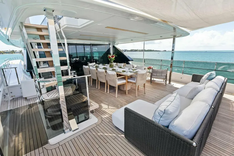 Slide: The Image of Custom 33 Navetta 2023 - 28