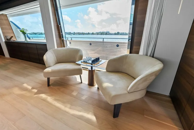 Slide: The Image of Custom 33 Navetta 2023 - 38