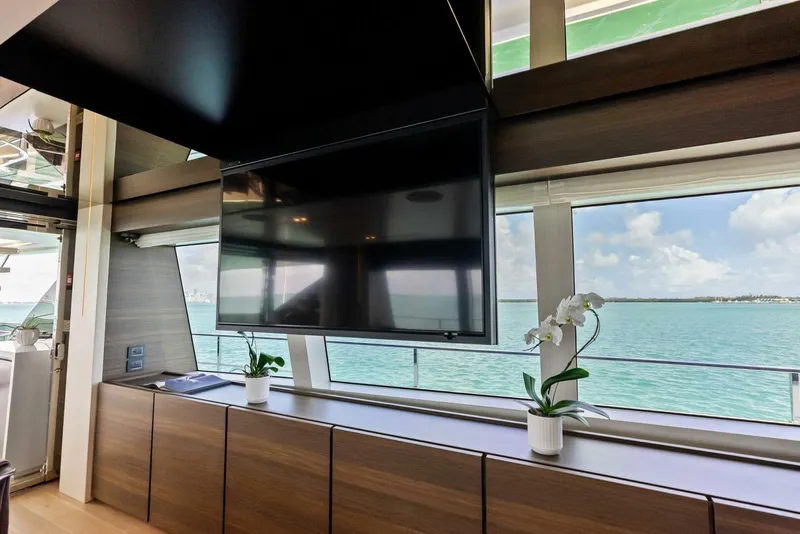Slide: The Image of Custom 33 Navetta 2023 - 41