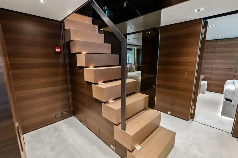 Slide: The Image of Custom 33 Navetta 2023 - 53