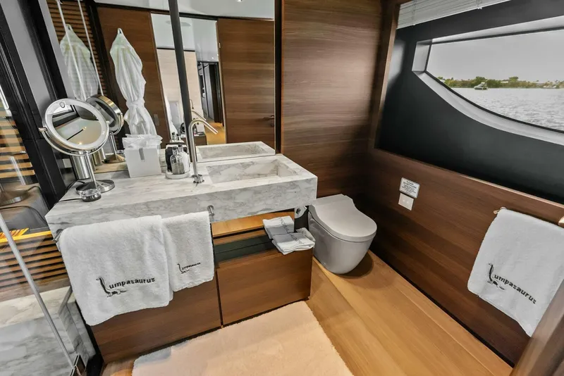 Slide: The Image of Custom 33 Navetta 2023 - 64