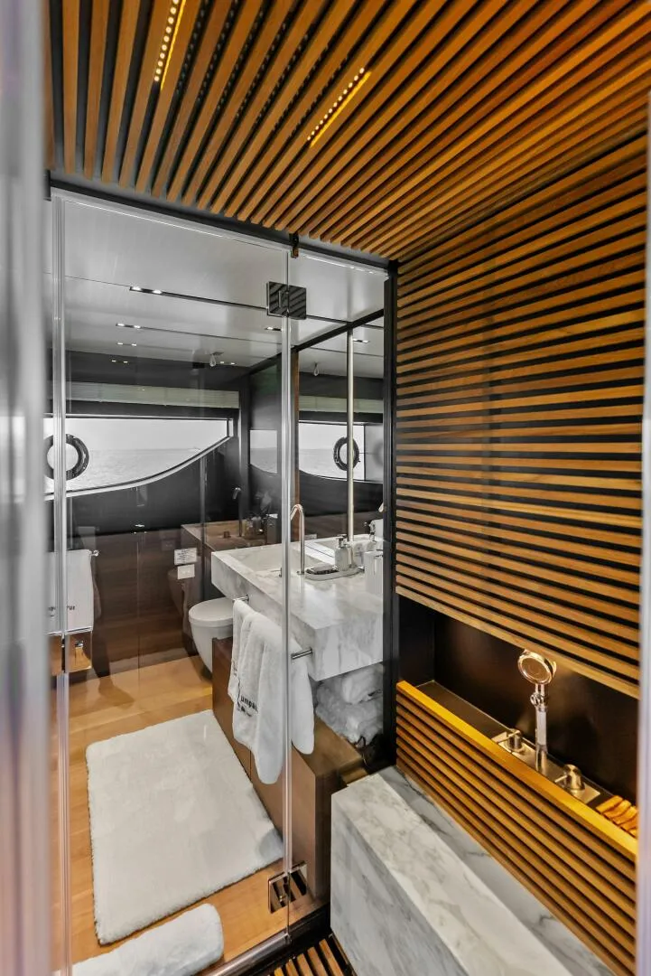 Slide: The Image of Custom 33 Navetta 2023 - 68