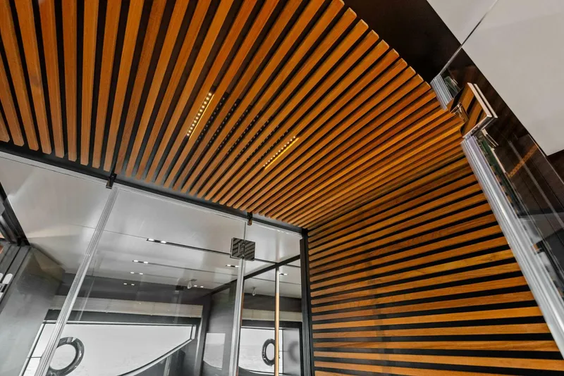 Slide: The Image of Custom 33 Navetta 2023 - 70