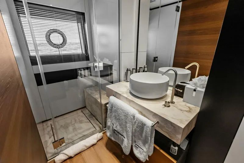Slide: The Image of Custom 33 Navetta 2023 - 76