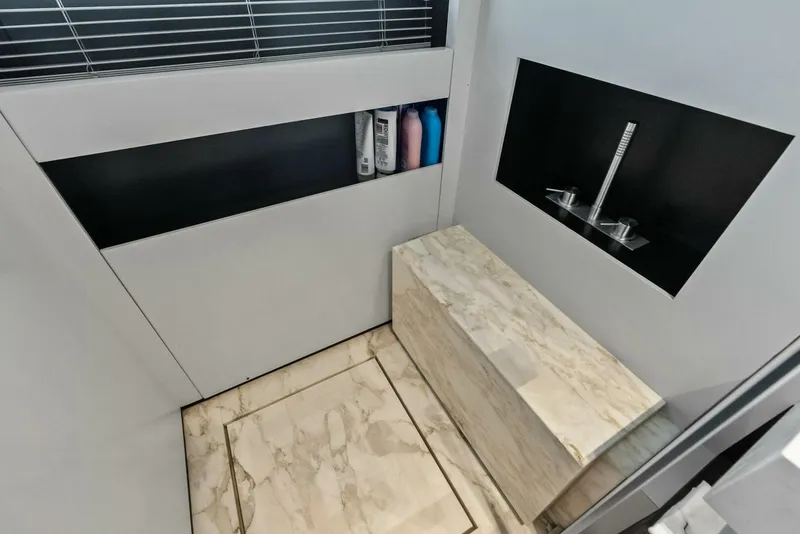 Slide: The Image of Custom 33 Navetta 2023 - 78
