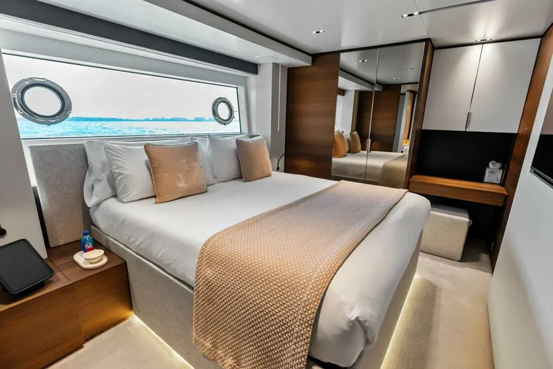 Slide: The Image of Custom 33 Navetta 2023 - 80