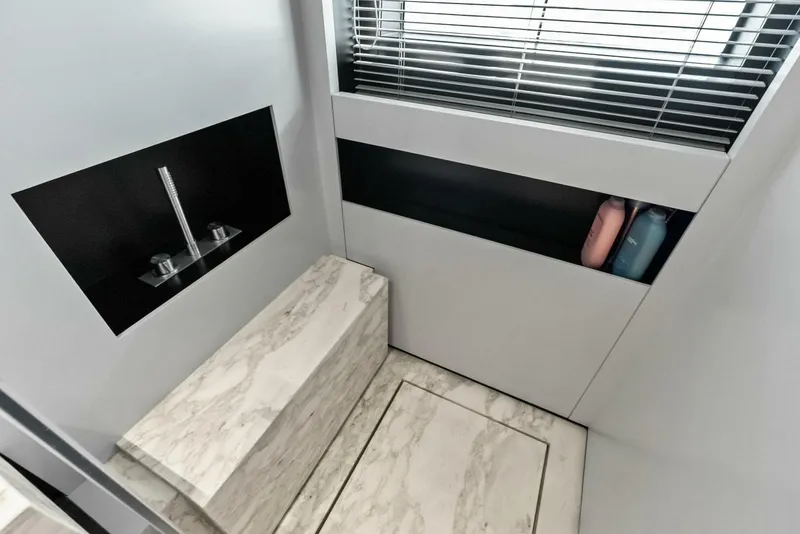 Slide: The Image of Custom 33 Navetta 2023 - 89