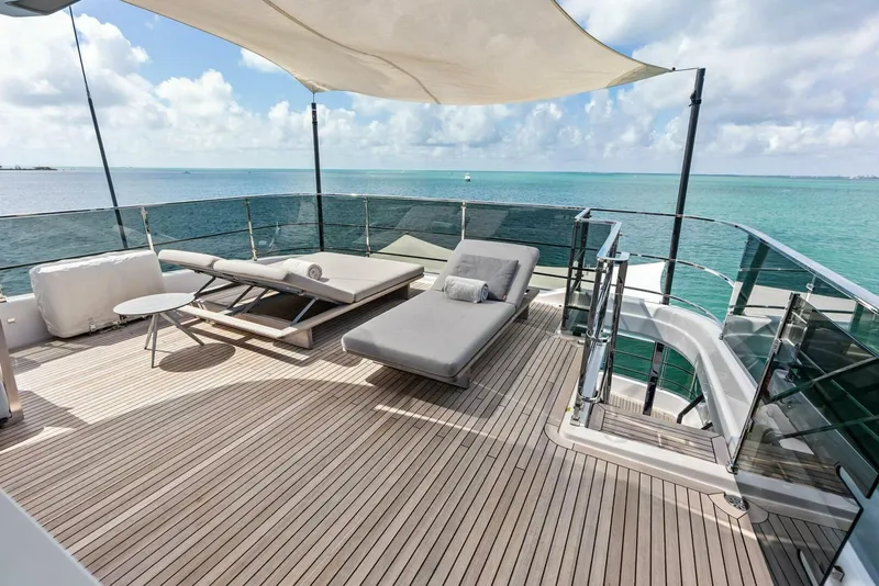 Slide: The Image of Custom 33 Navetta 2023 - 9