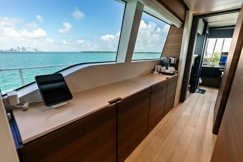Slide: The Image of Custom 33 Navetta 2023 - 98