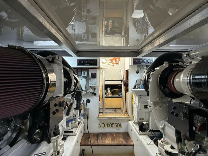 Slide: The Image of Buddy Davis SPORTFISH 2001 - 87