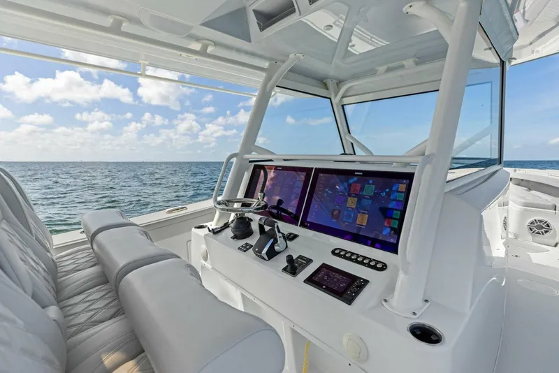 Slide: The Image of Yellowfin 42 Offshore 2024 - 10