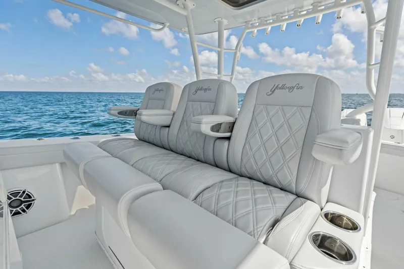 Slide: The Image of Yellowfin 42 Offshore 2024 - 15