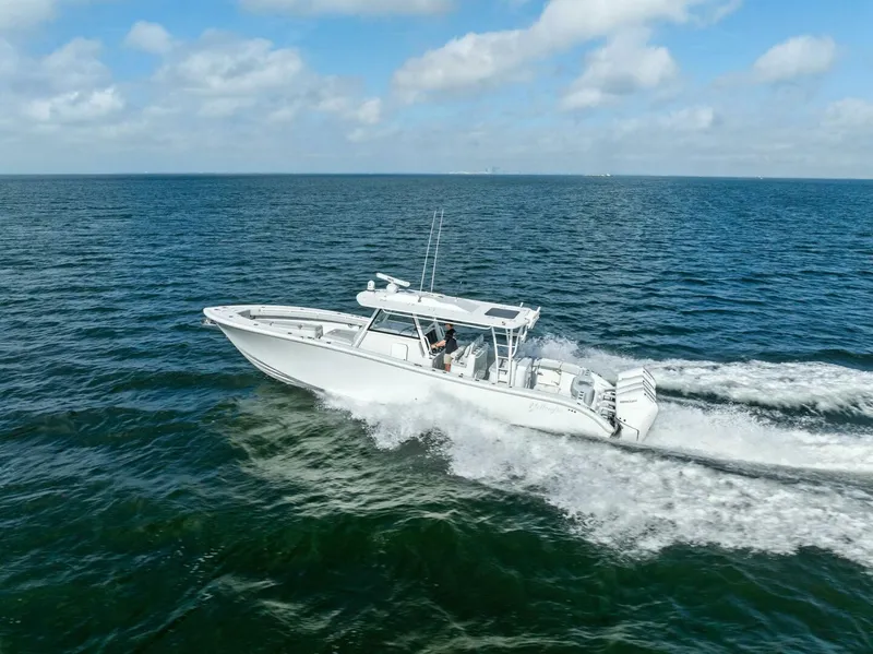 Slide: The Image of Yellowfin 42 Offshore 2024 - 20