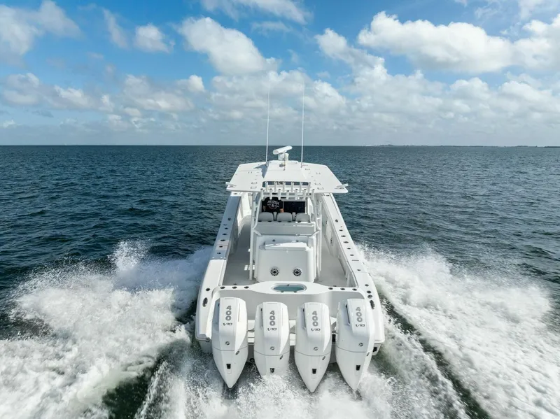 Slide: The Image of Yellowfin 42 Offshore 2024 - 31
