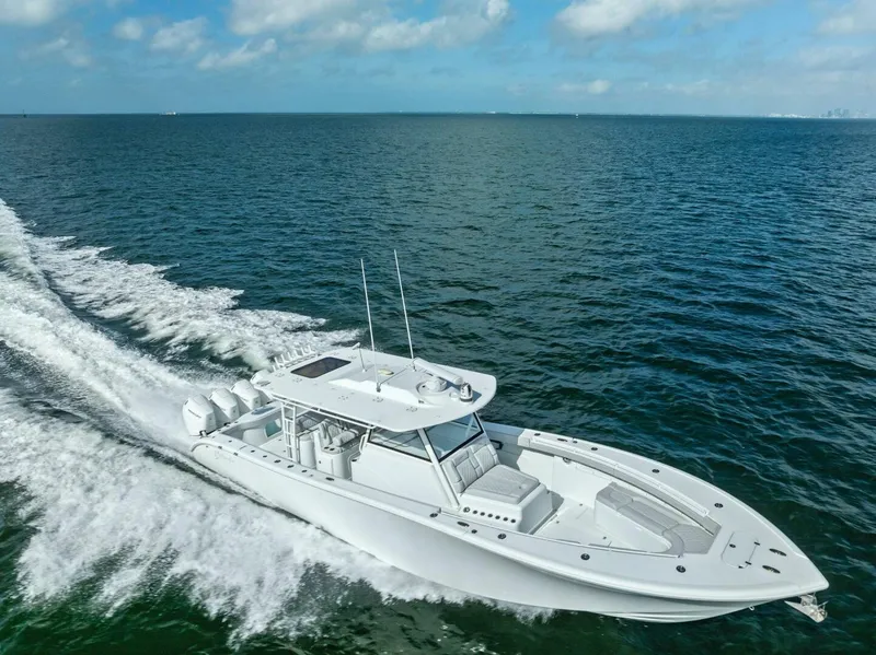 Slide: The Image of Yellowfin 42 Offshore 2024 - 34