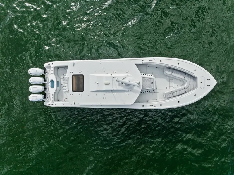 Slide: The Image of Yellowfin 42 Offshore 2024 - 43
