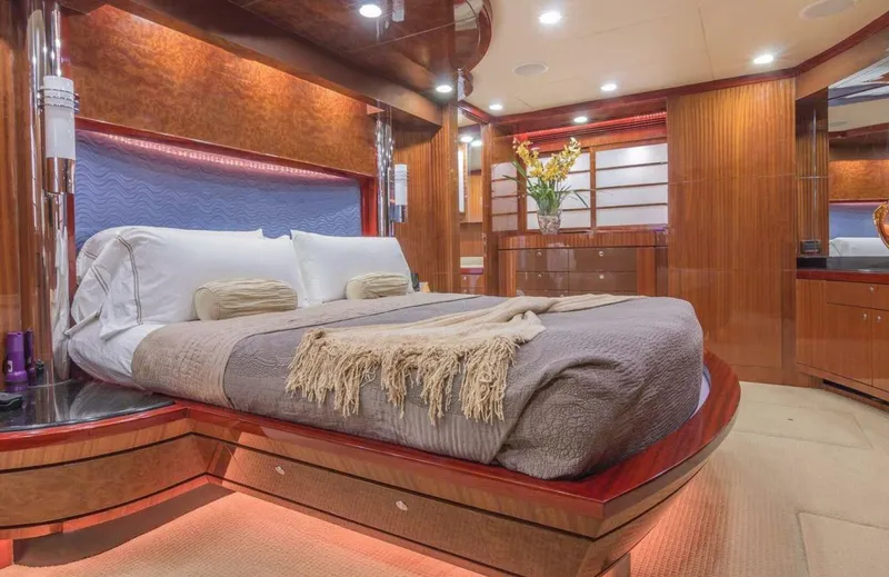 Slide: The Image of Ocean Alexander 100 Skylounge Megayacht 2008 - 10