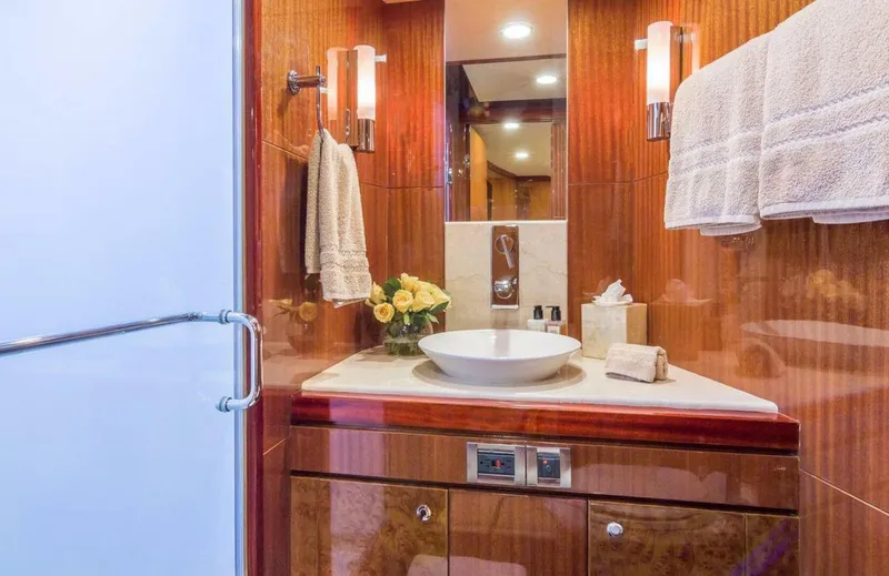 Slide: The Image of Ocean Alexander 100 Skylounge Megayacht 2008 - 16