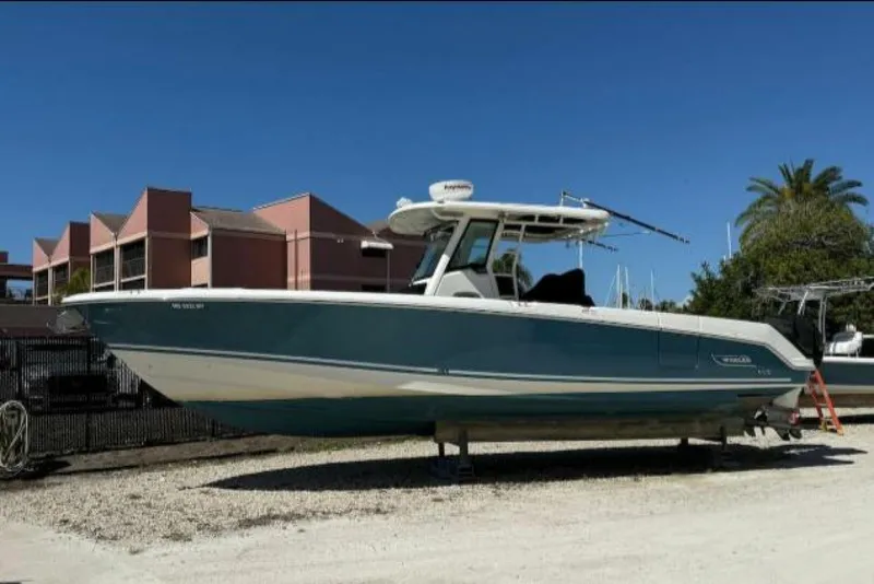The Image of Boston Whaler 2018 - 0