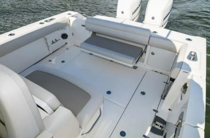 Slide: The Image of Boston Whaler 2018 - 7