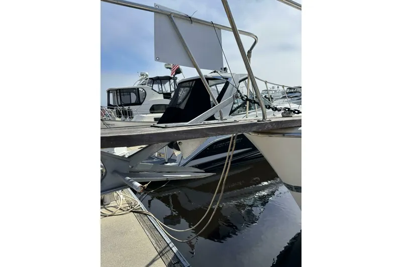 Slide: The Image of Chris-Craft 35 Commander 1969 - 10