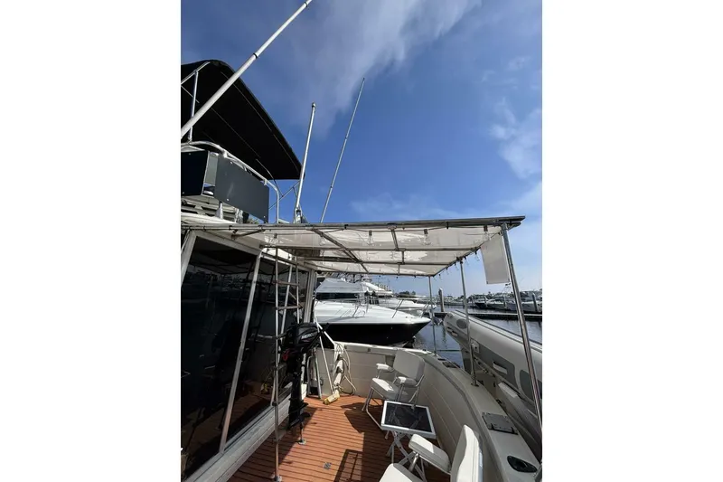 Slide: The Image of Chris-Craft 35 Commander 1969 - 12