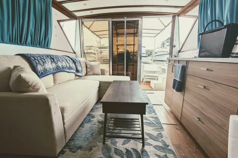 Slide: The Image of Chris-Craft 35 Commander 1969 - 15