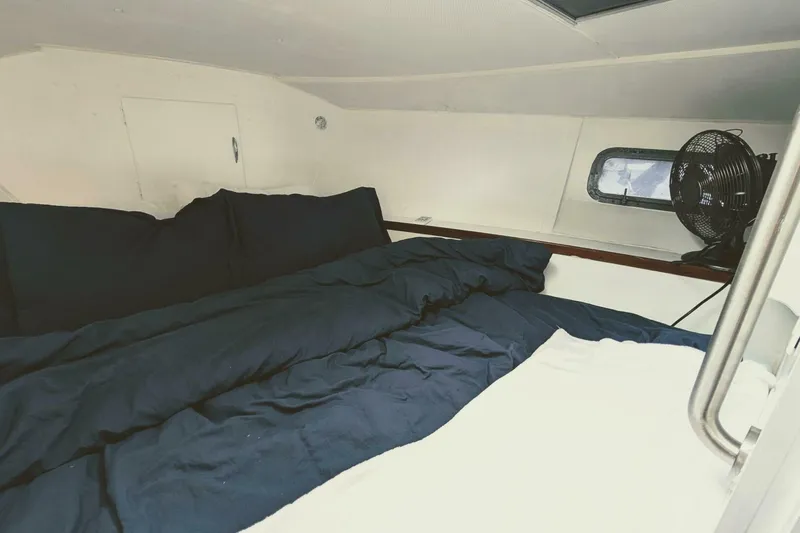 Slide: The Image of Chris-Craft 35 Commander 1969 - 20
