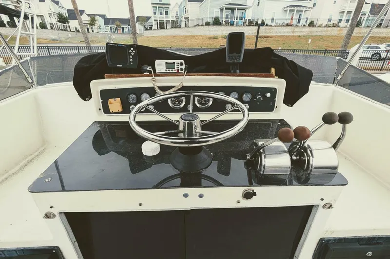 Slide: The Image of Chris-Craft 35 Commander 1969 - 8
