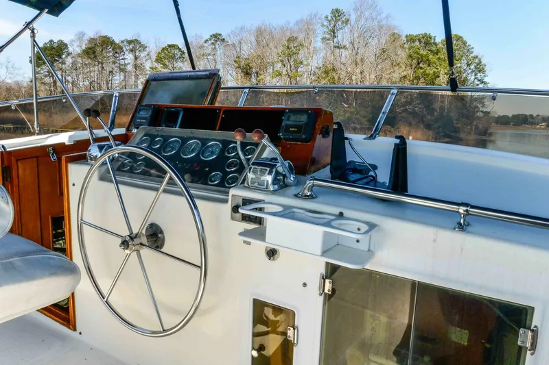 Slide: The Image of Ocean Alexander Mark II Pilothouse 1986 - 24