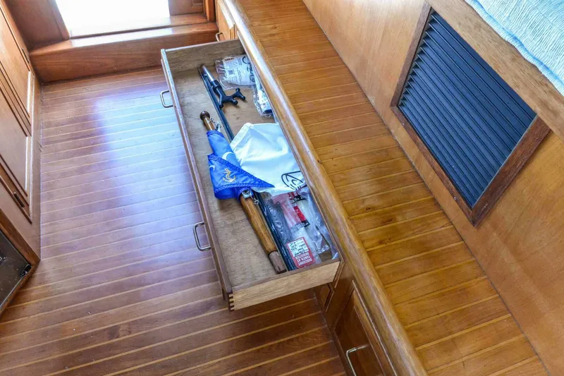 Slide: The Image of Ocean Alexander Mark II Pilothouse 1986 - 32