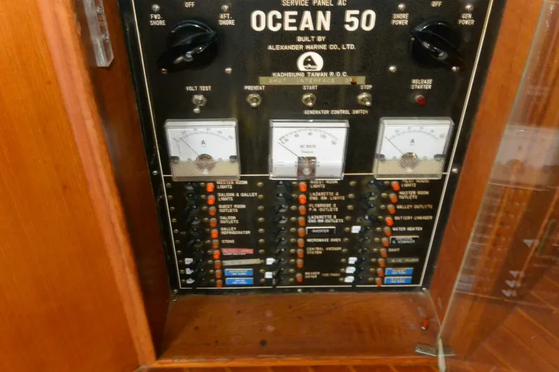 Slide: The Image of Ocean Alexander Mark II Pilothouse 1986 - 38