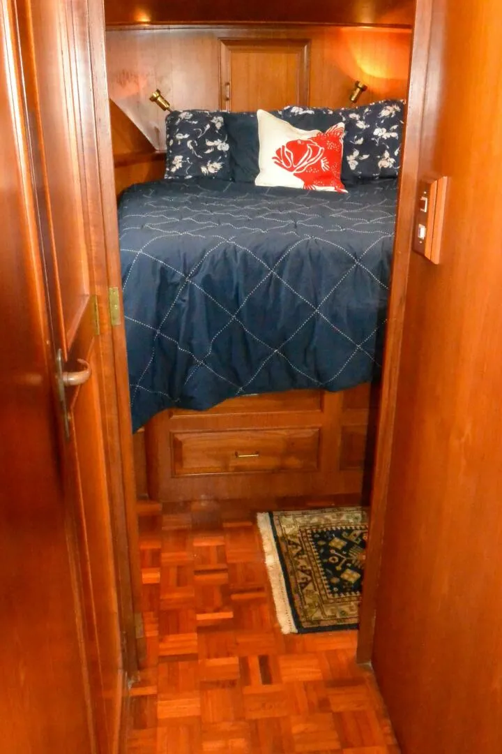 Slide: The Image of Ocean Alexander Mark II Pilothouse 1986 - 47