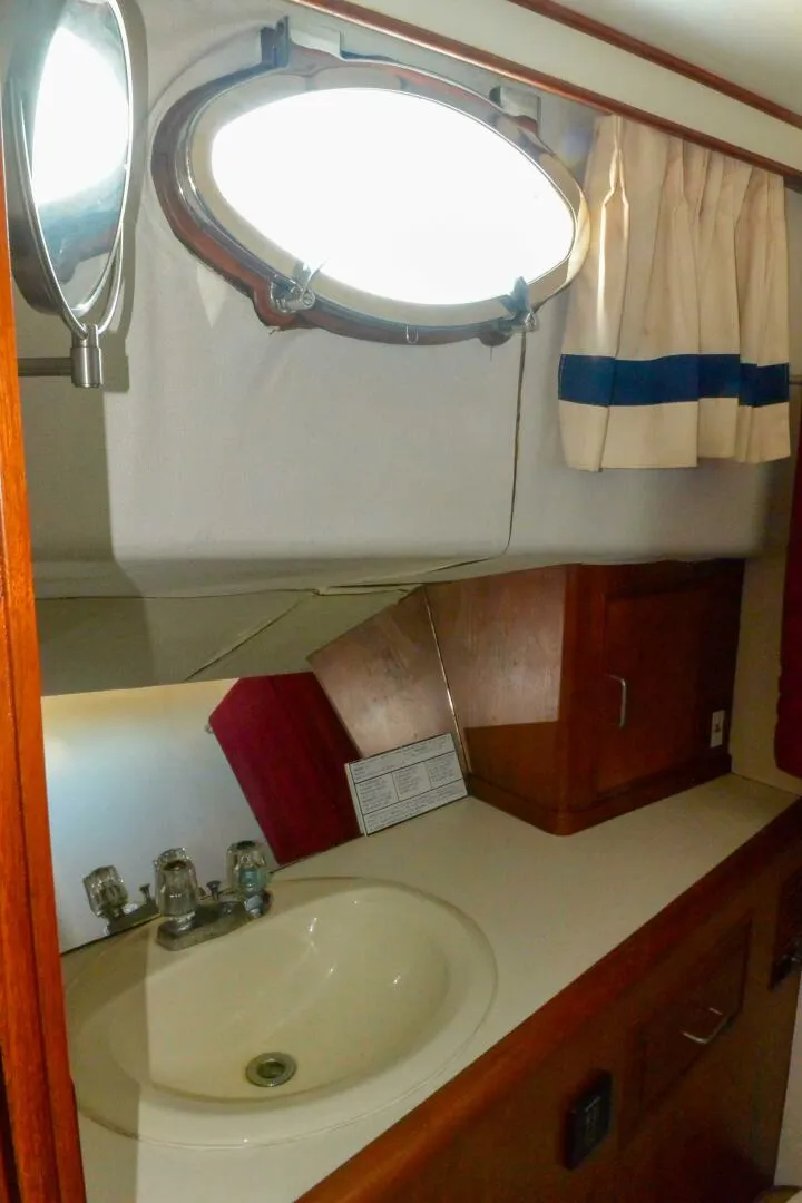 Slide: The Image of Ocean Alexander Mark II Pilothouse 1986 - 54