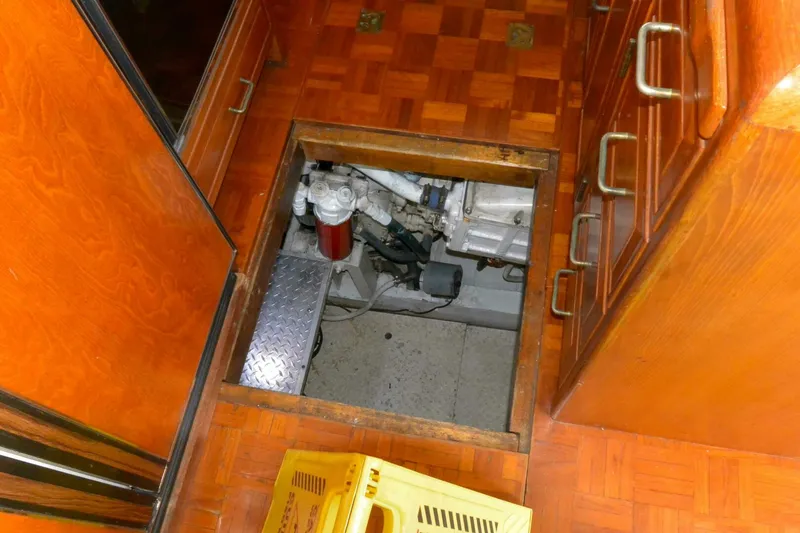 Slide: The Image of Ocean Alexander Mark II Pilothouse 1986 - 79