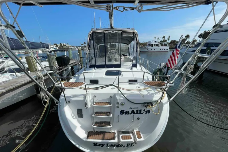 Slide: The Image of Hunter 45 Center Cockpit 2010 - 13